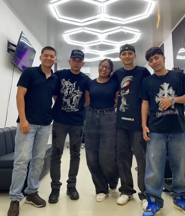 Equipo de Naxxos Barber